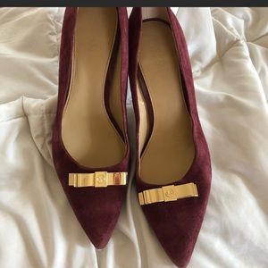 Micheal Kors wine pumps